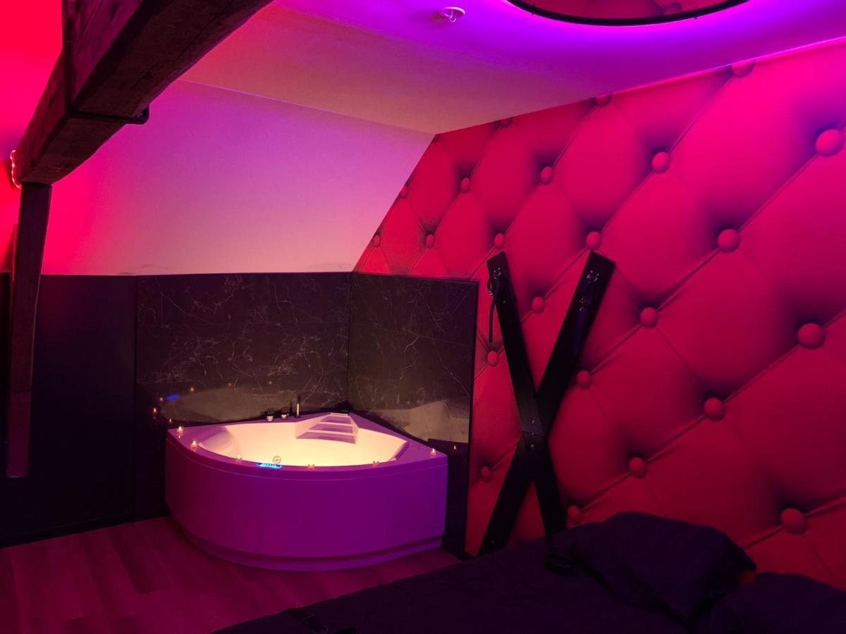 Love Room Avec Jacuzzi Prive Bonnetable Экстерьер фото